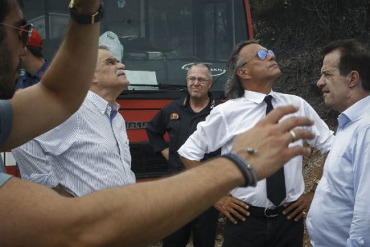 Την παραίτηση Ψινάκη ζητούν 25 δημοτικοί σύμβουλοι