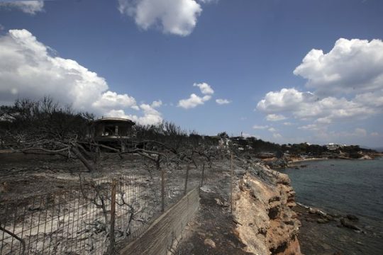 Mε το πένθος στο μπράτσο