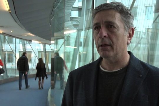 Πετώντας την ηθική στα… σκουπίδια