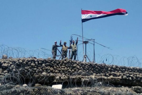 Μπαράζ επιθέσεων του ΙΚ σε πόλη της Συρίας