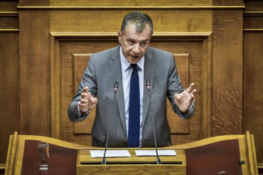 Στ. Θεοδωράκης: Η χώρα πρέπει να ανέβει πέντε «βουνά»