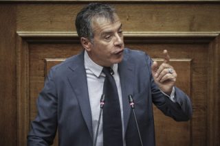Παραιτήσεις ζητούν ΚΙΝ.ΑΛΛ. και Ποτάμι