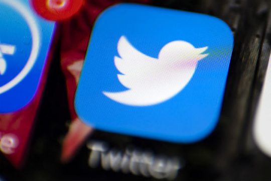 Βουτιά μετοχών και πτώση χρηστών του Twitter