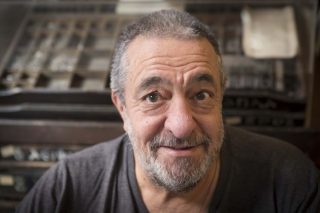 Στις φάμπρικες της Γερμανίας, στα αυθαίρετα της Αθήνας