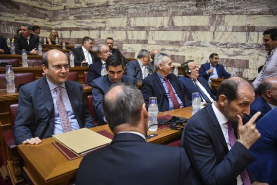 Κόπτονται για το πρόγραμμά τους, όχι για την περικοπή συντάξεων