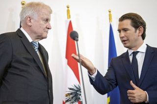 Πιέσεις σε Αθήνα και Ρώμη