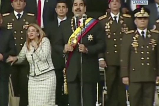 Κολομβία και εξόριστους «δείχνει» ως υπεύθυνους ο Μαδούρο