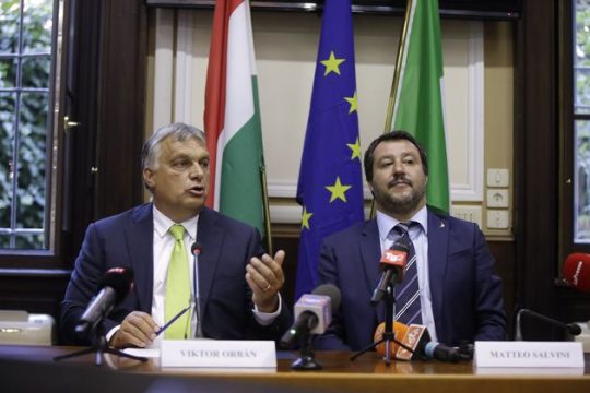 Η πολιτική Σαλβίνι αφυπνίζει τους προοδευτικούς