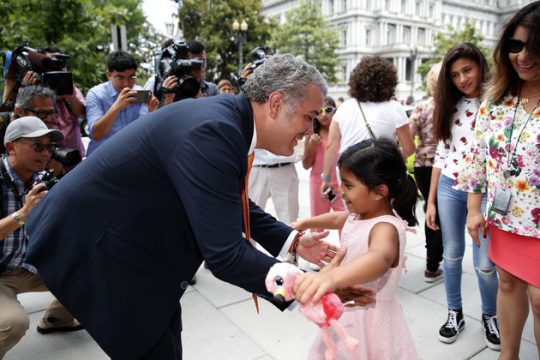 Η κινούμενη άμμος της προεδρίας Ντούκε