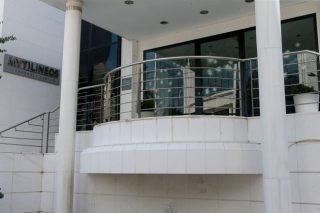 Χτύπησε τα γραφεία του Μυτιληναίου ο «Ρουβίκωνας»