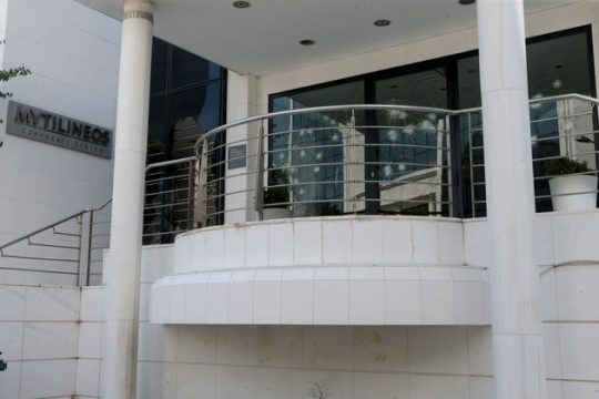 Χτύπησε τα γραφεία του Μυτιληναίου ο «Ρουβίκωνας»