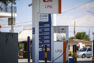 Πλαφόν στην αμόλυβδη σε 17 νομούς εισηγείται η ΡΑΕ