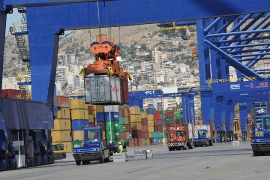 Διεκδικούν τώρα συλλογική σύμβαση οι εργαζόμενοι στην Cosco