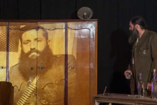 Ο Βελουχιώτης στη σκηνή