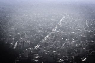 Παράλληλες κρίσεις, ασύμμετρη κατανόηση