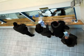 Εκρηξη απλήρωτων φόρων πριν από τον νέο «Γολγοθά»
