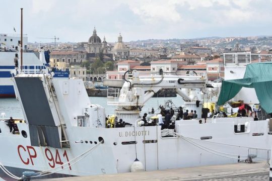 Σαλβίνι: ανένδοτος παρά τις πιέσεις