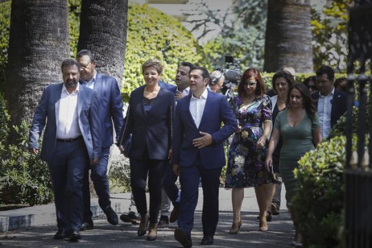Χαμόγελα, χρώμα, φλας και… όρκοι