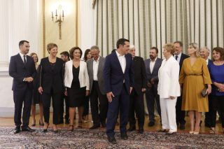 Και τώρα τα κεφάλια μέσα