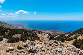Δρυός πεσούσης…