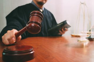 Σκοπιμότητες ανακαλύπτει (ξανά) η Ενωση Δικαστών και Εισαγγελέων
