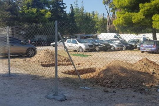 Θάβουν νεκρούς σε… πάρκινγκ