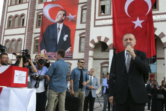 Αποφασισμένος να εγκρίνει τη θανατική ποινή ο Ρετζέπ Ταγίπ Ερντογάν
