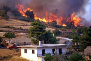Δέκα χρόνια στάχτες