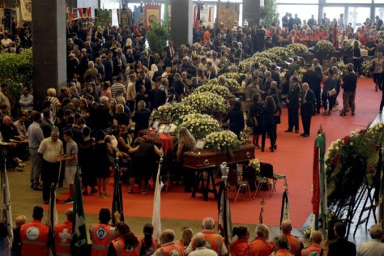 Το τελευταίο αντίο στα αγαπημένα τους πρόσωπα
