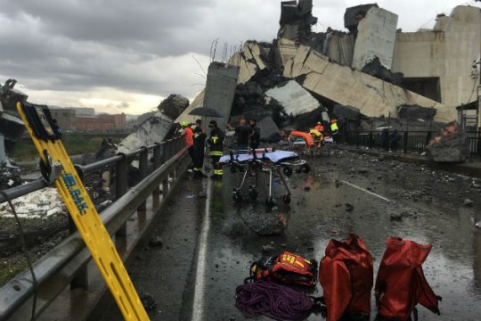Αρχίζουν οι κυρώσεις για την τραγωδία στη Γένοβα