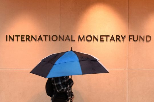 Στην «αγκαλιά» του ΔΝΤ σπρώχνει το Βερολίνο την Άγκυρα