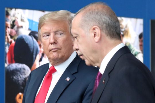 Στη Σιγκαπούρη για να πέσουν οι τόνοι