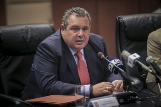 «Να καθαρίσουμε από τους κλέφτες»