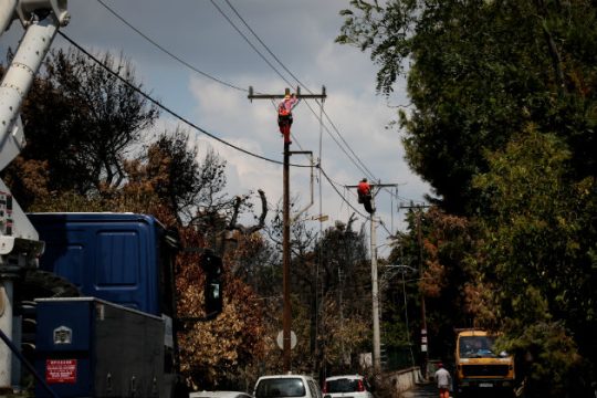 Πυρετώδεις εργασίες για την ανακούφιση των πληγέντων