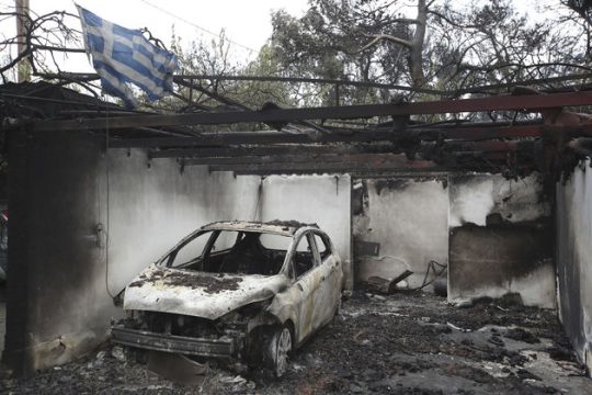 Εθελοντές μετρούν την ποιότητα του αέρα στις πυρόπληκτες περιοχές