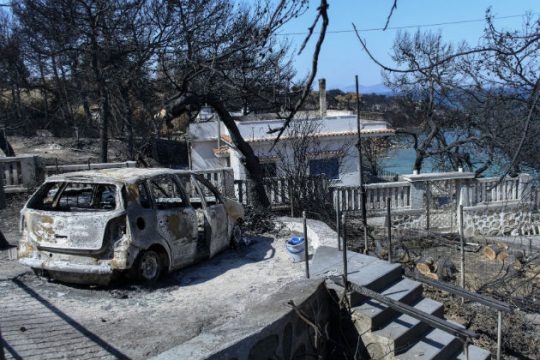 Εκτακτο βοήθημα δύο συντάξεων στους πυρόπληκτους