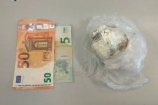 Έκρυβε στη φόδρα 50 γραμμάρια κοκαΐνη