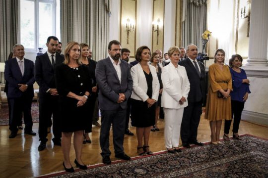 Ορκίστηκε η νέα κυβέρνηση, την Πέμπτη το πρώτο υπουργικό