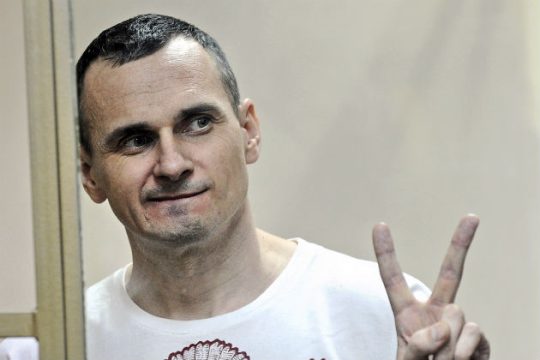 Σε κρίσιμη κατάσταση λόγω της απεργίας πείνας ο σκηνοθέτης Σεντσόφ