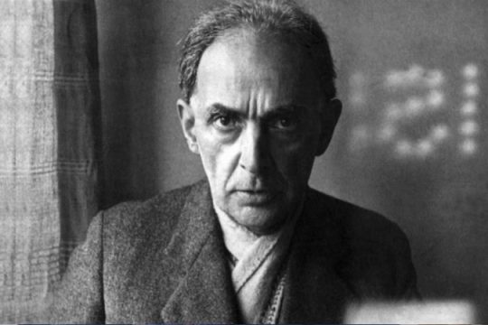 Ένα «Παρασκήνιο» για τον Δημήτρη Πικιώνη…