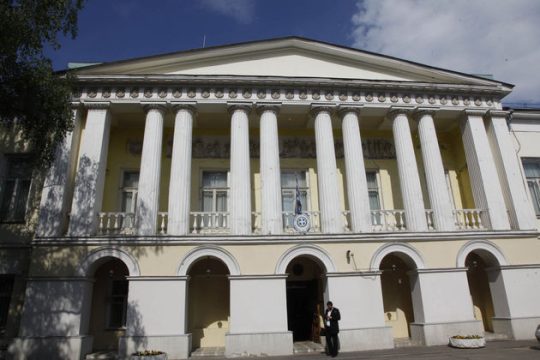Διπλωμάτη… αντί διπλωμάτη