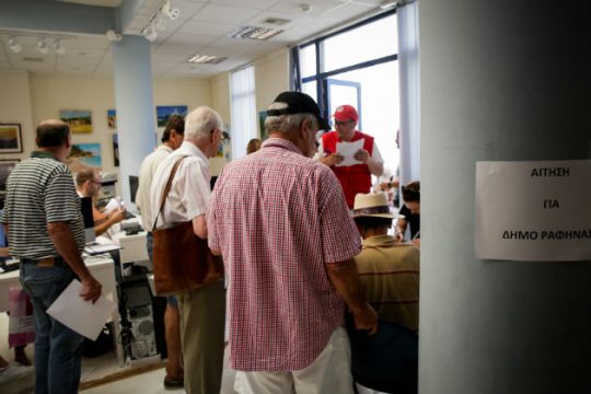 600 πυρόπληκτα νοικοκυριά και επιχειρήσεις έχουν λάβει ενισχύσεις
