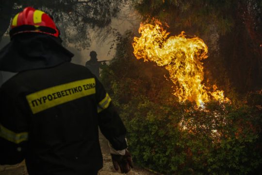 Πολύ υψηλός ο κίνδυνος πυρκαγιάς σε 8 περιφέρειες την Παρασκευή