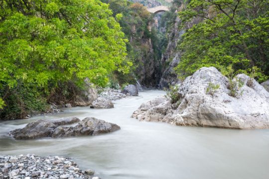 Νεκροί πεζοπόροι λόγω πλημμύρας σε φαράγγι στην Ιταλία