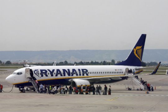 Η Ryanair υπέγραψε την πρώτη συλλογική σύμβαση με τους πιλότους