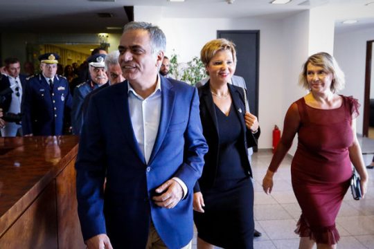 Η σκυτάλη στις γυναίκες υπό την σκιά του Ν. Τόσκα
