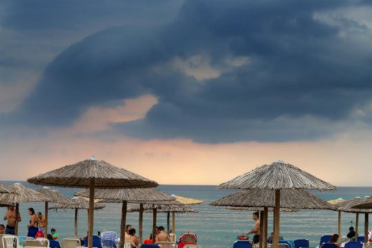 Τοπικές βροχές στα βόρεια