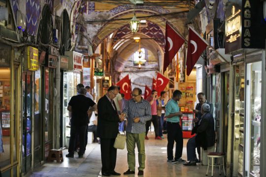 Πιο κοντά στην «απόλυτη καταιγίδα»