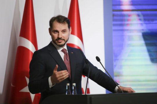 Ανάκαμψη της τουρκικής λίρας και προσφυγή στον ΠΟΕ