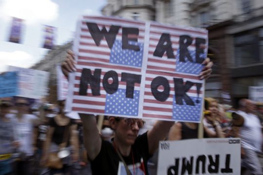 «Κοντά στην υποκίνηση βίας» οι επιθέσεις Τραμπ κατά ΜΜΕ